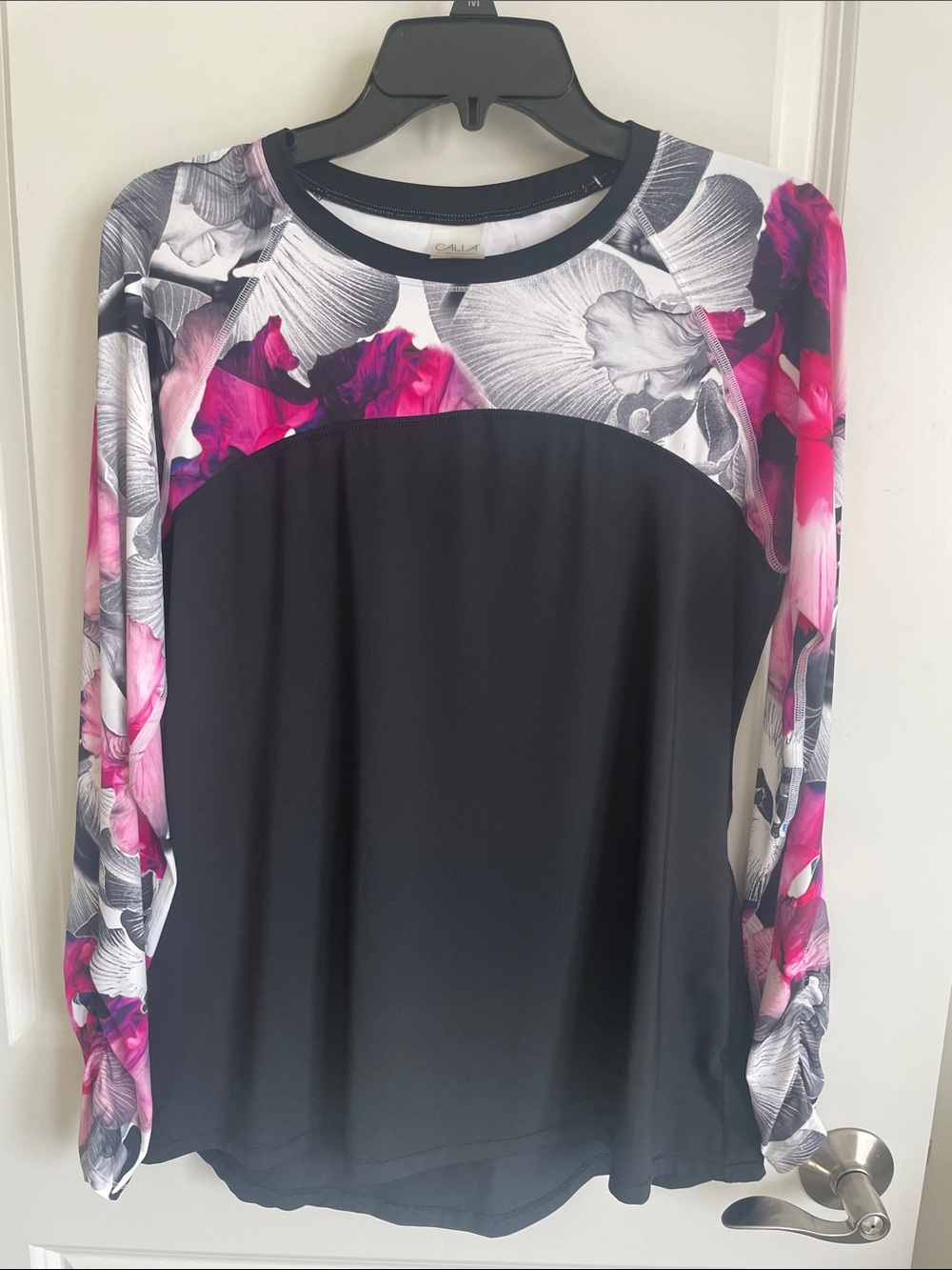 CALIA by Carrie Underwood Black activewear Top with multi Floral yoke & sleeves